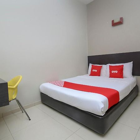 Nice Stay Three Six Five Services Kuching Exteriör bild
