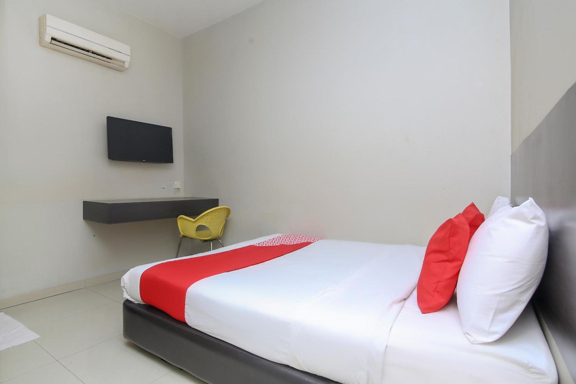 Nice Stay Three Six Five Services Kuching Exteriör bild