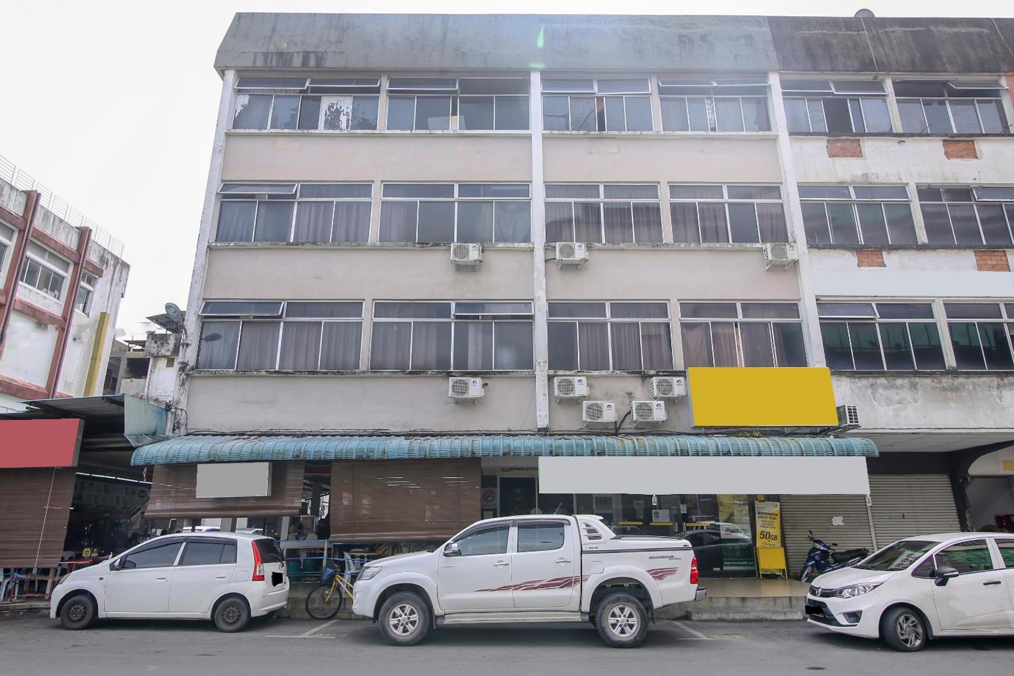 Nice Stay Three Six Five Services Kuching Exteriör bild