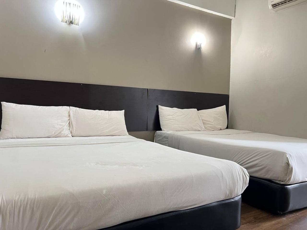 Nice Stay Three Six Five Services Kuching Exteriör bild