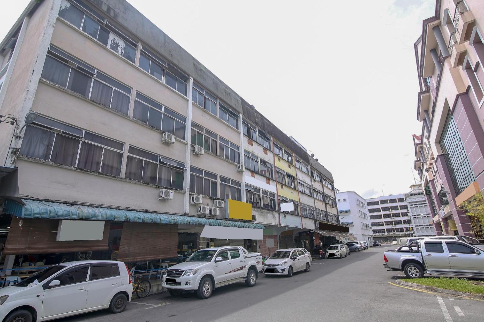 Nice Stay Three Six Five Services Kuching Exteriör bild