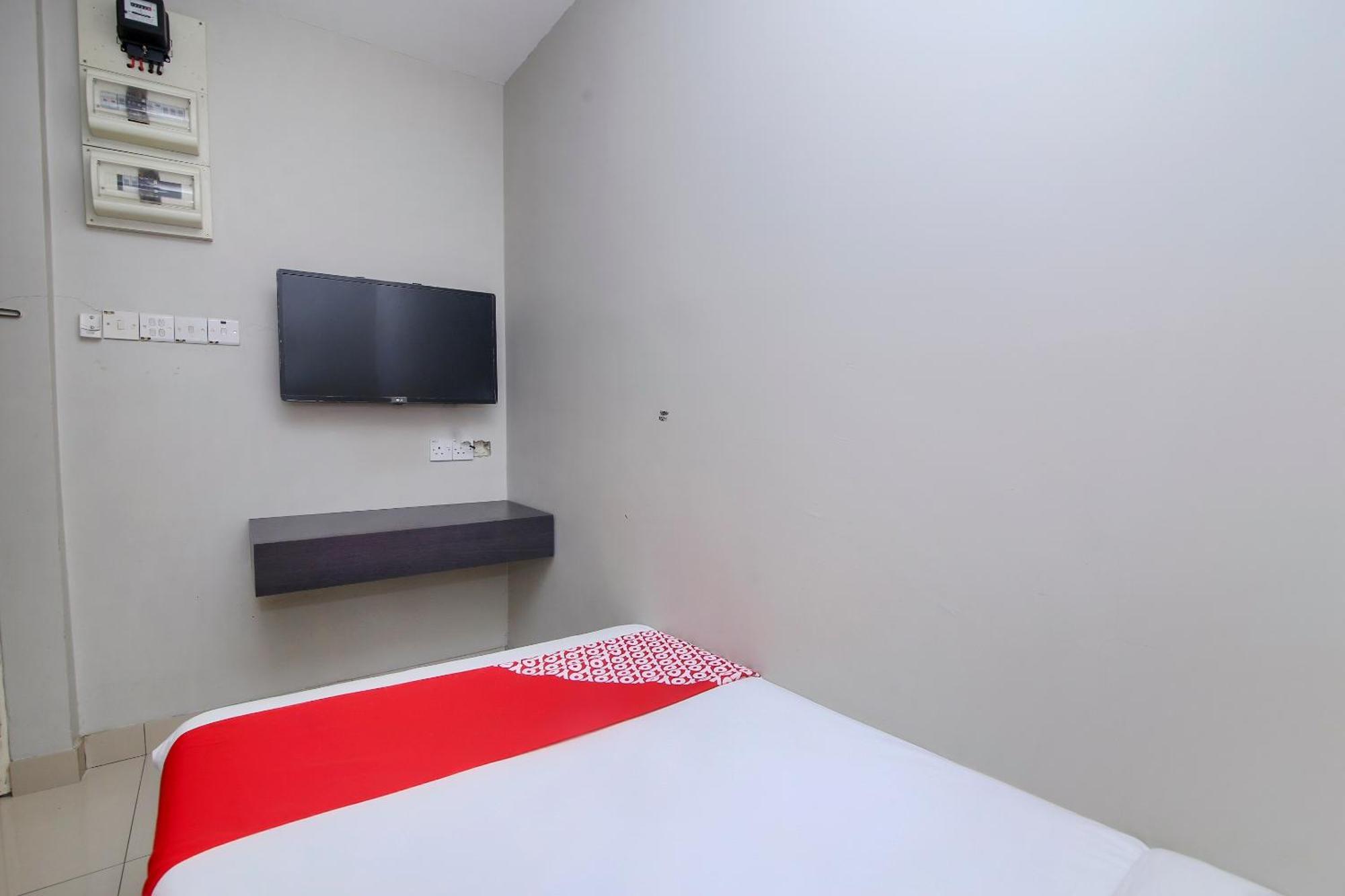Nice Stay Three Six Five Services Kuching Exteriör bild