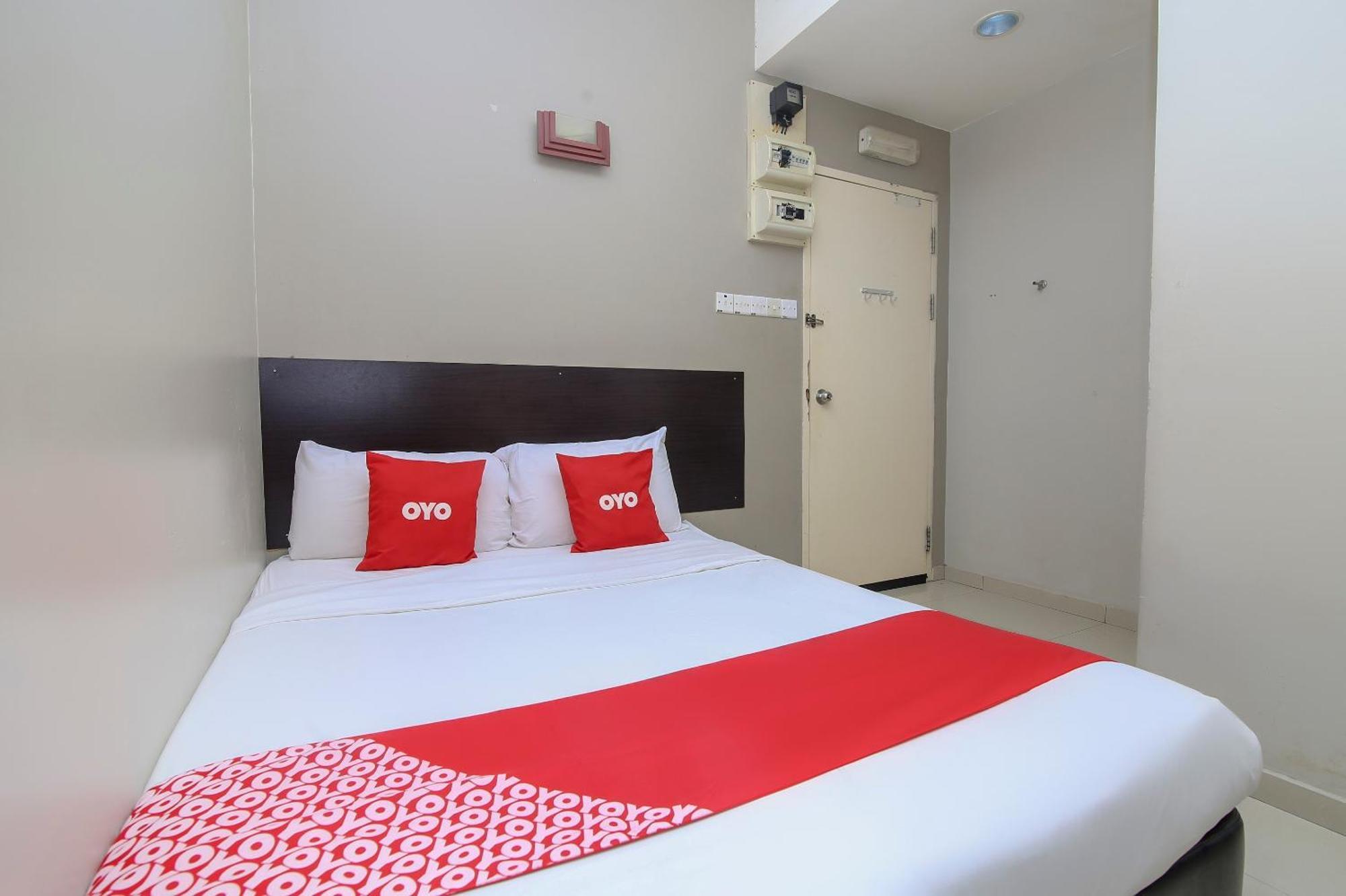 Nice Stay Three Six Five Services Kuching Exteriör bild